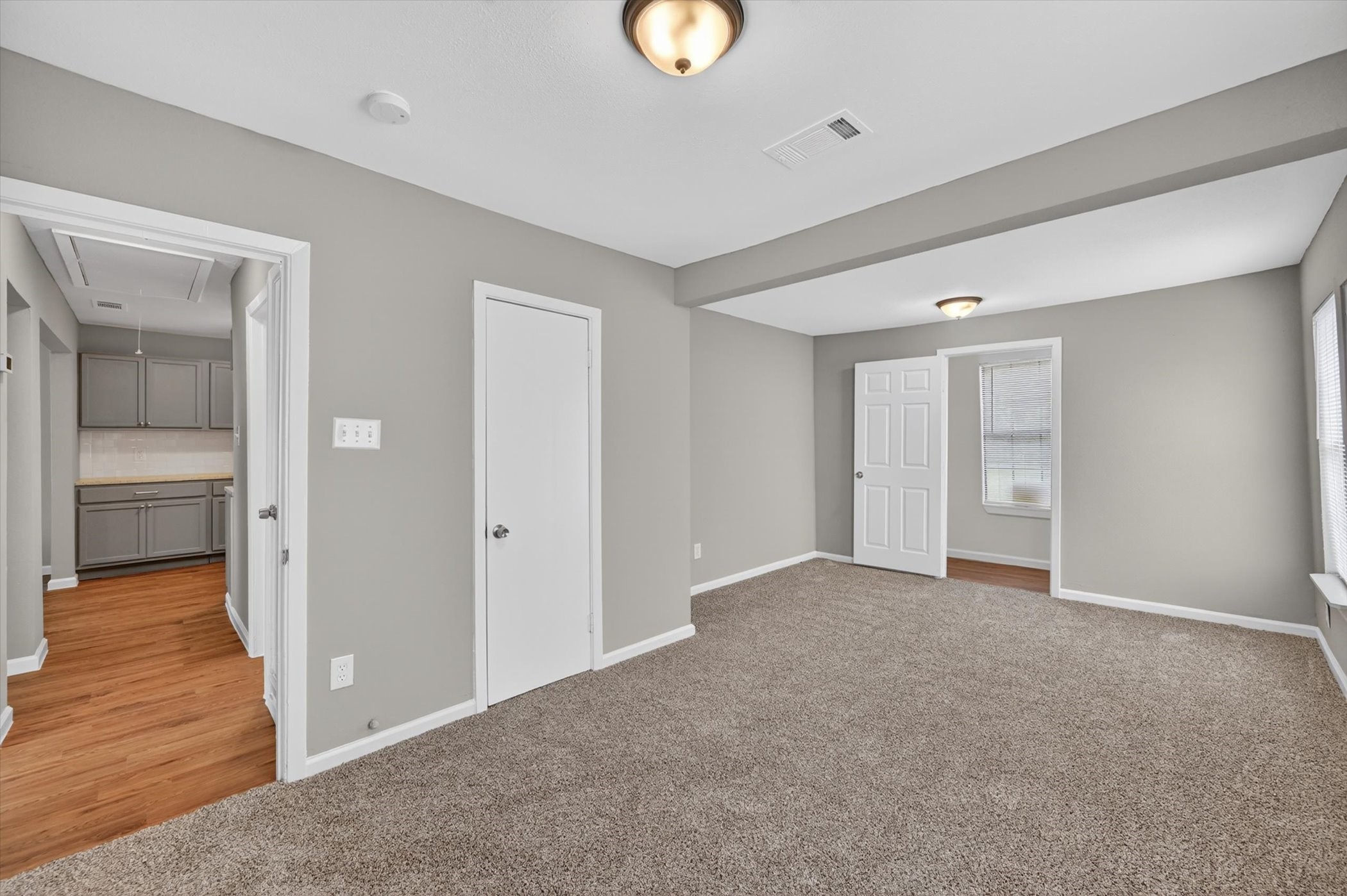 1119 E Cantey Street Fort Worth TX 76104