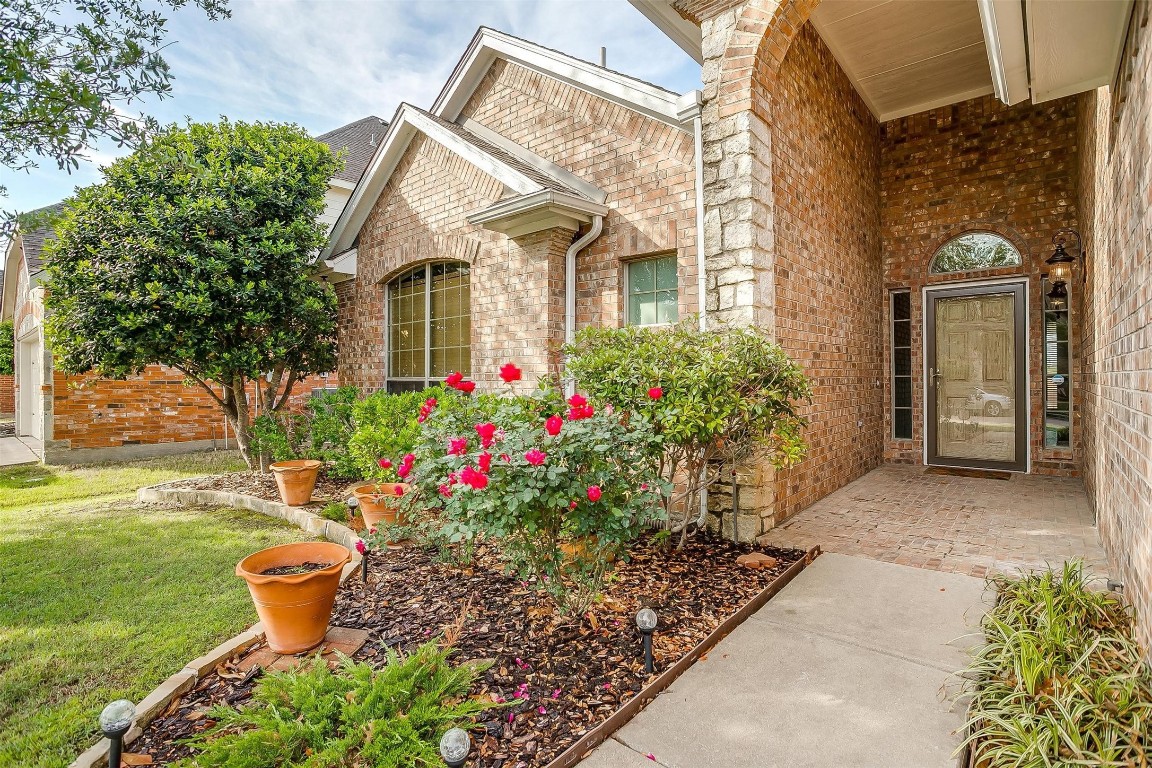 325 Tioga Street Burleson TX 76028