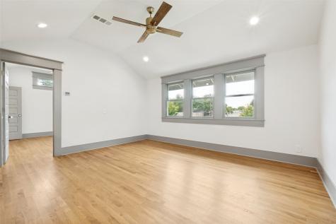 701 Dumont Street Dallas TX 75214