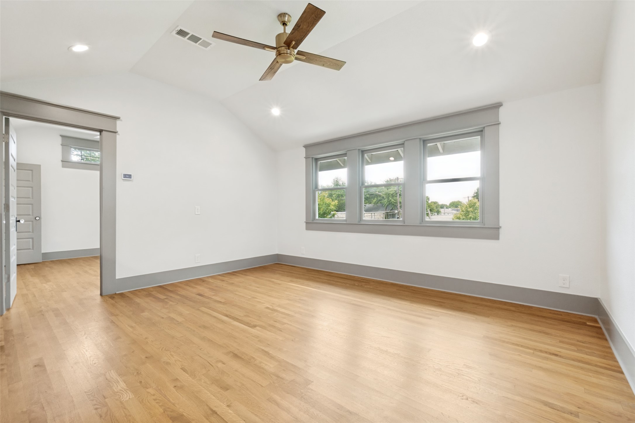 701 Dumont Street Dallas TX 75214
