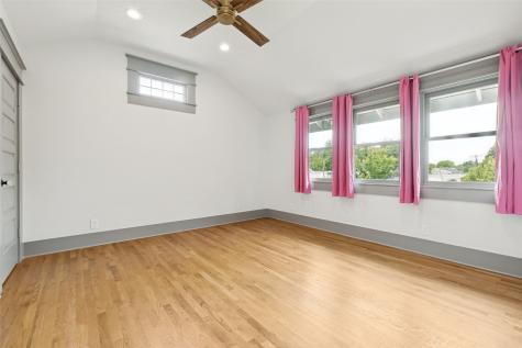 701 Dumont Street Dallas TX 75214