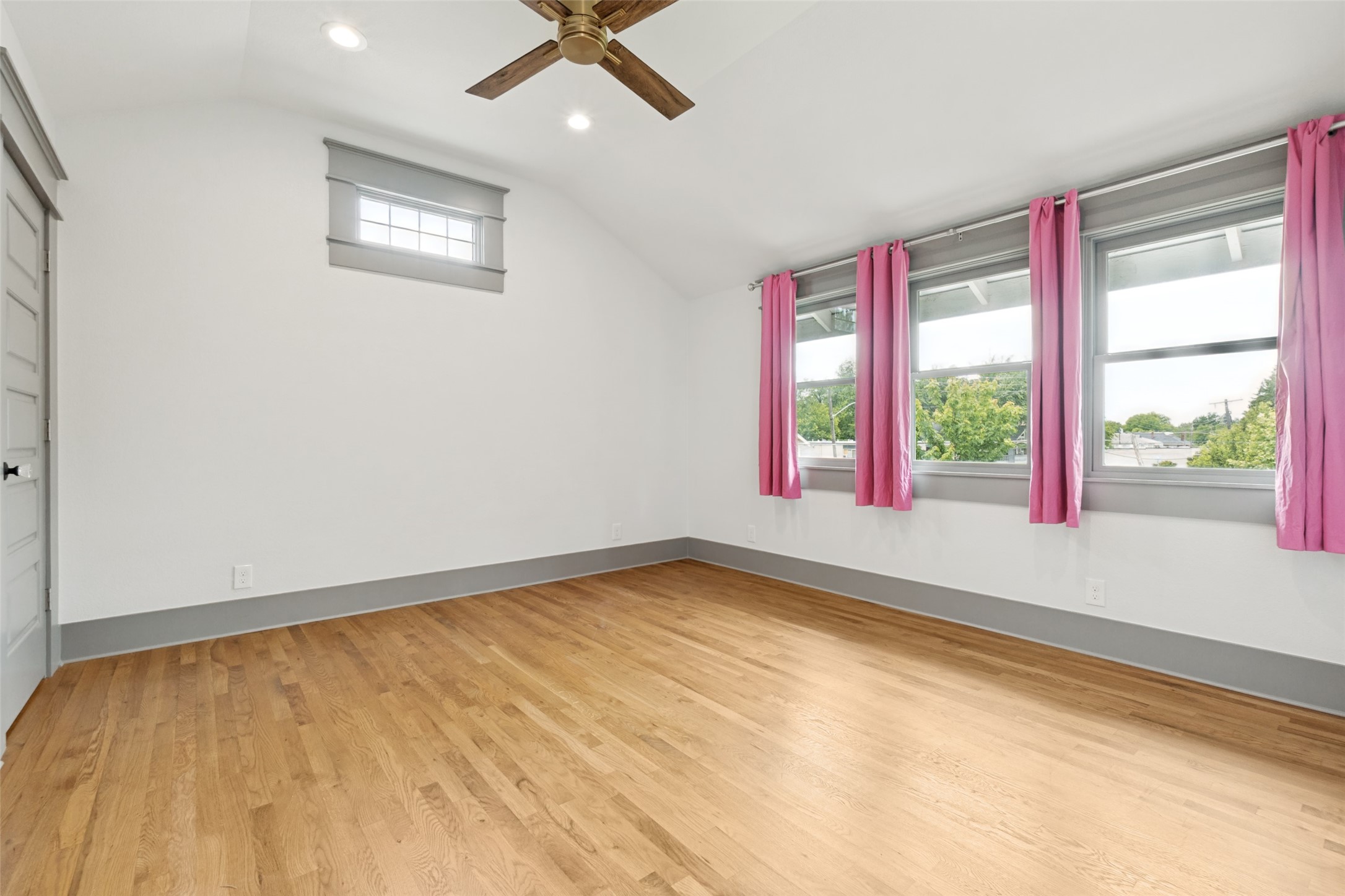701 Dumont Street Dallas TX 75214