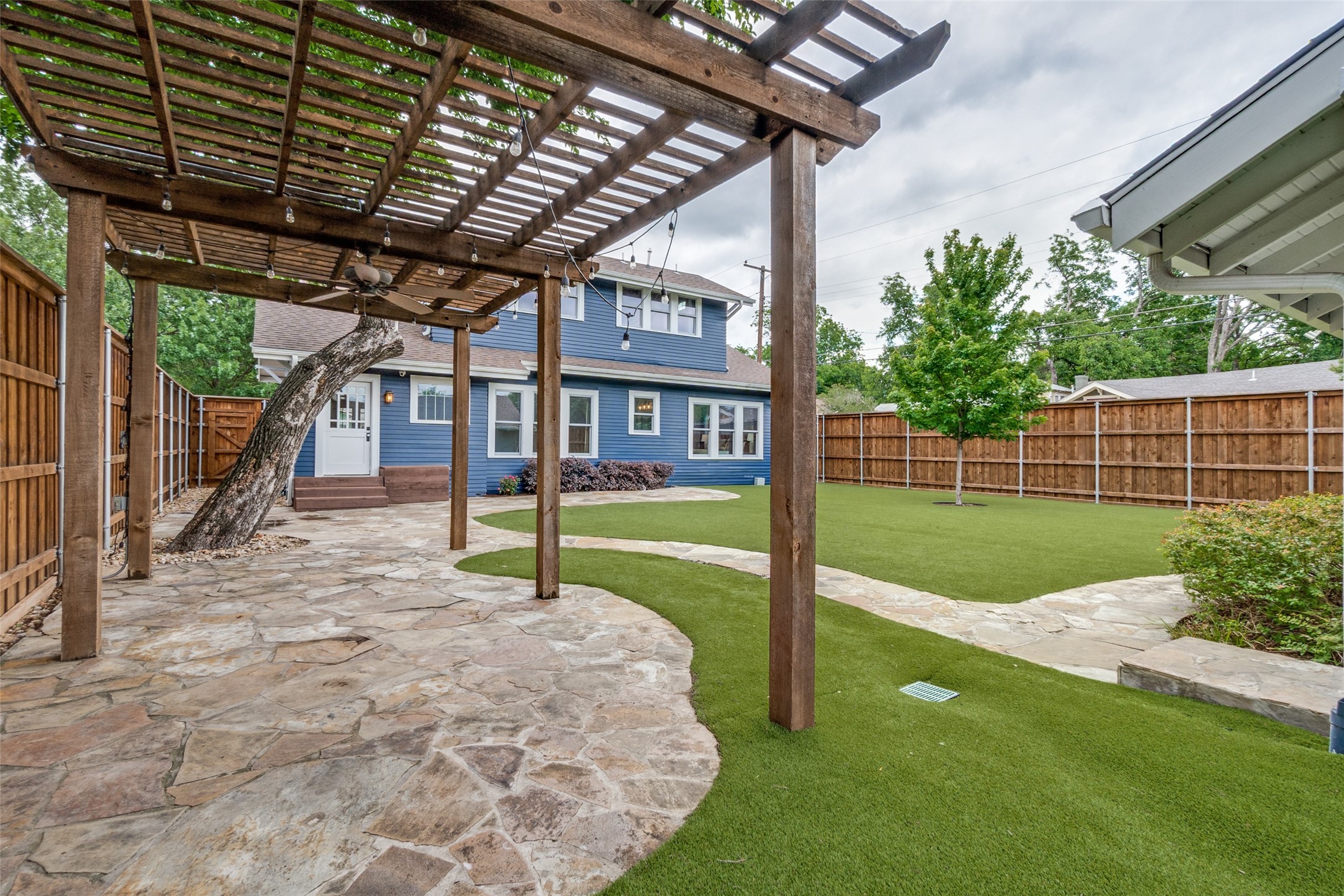701 Dumont Street Dallas TX 75214