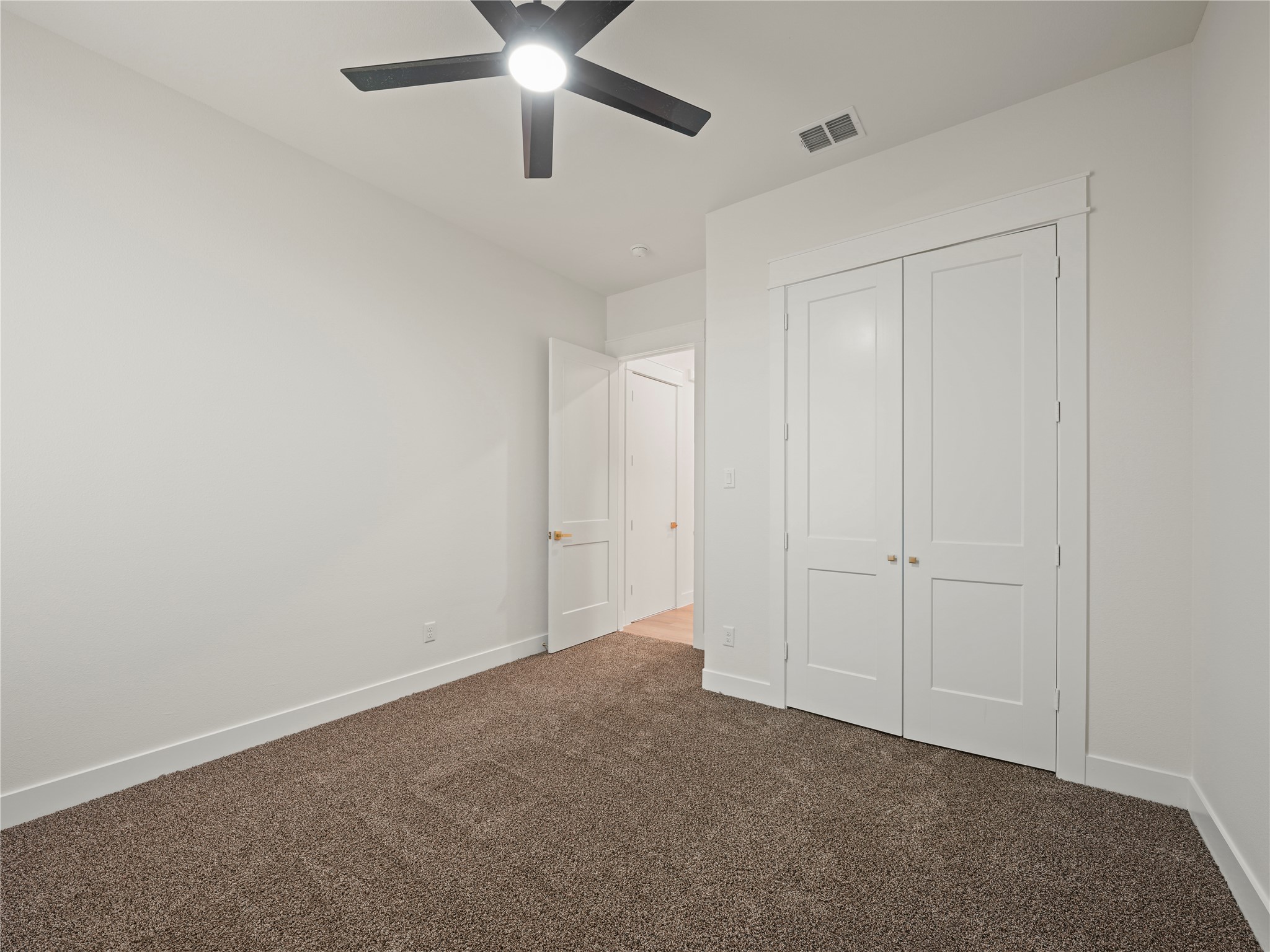 1033 E Bowie Street Fort Worth TX 76104
