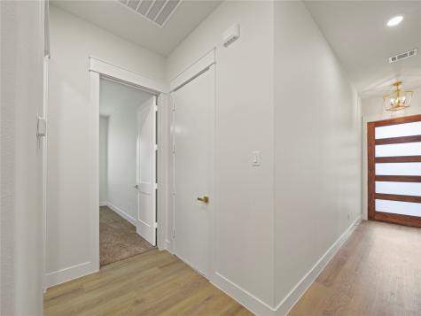 1033 E Bowie Street Fort Worth TX 76104