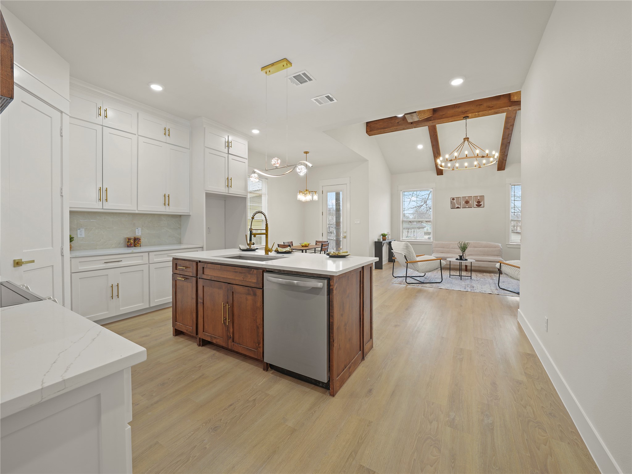 1033 E Bowie Street Fort Worth TX 76104