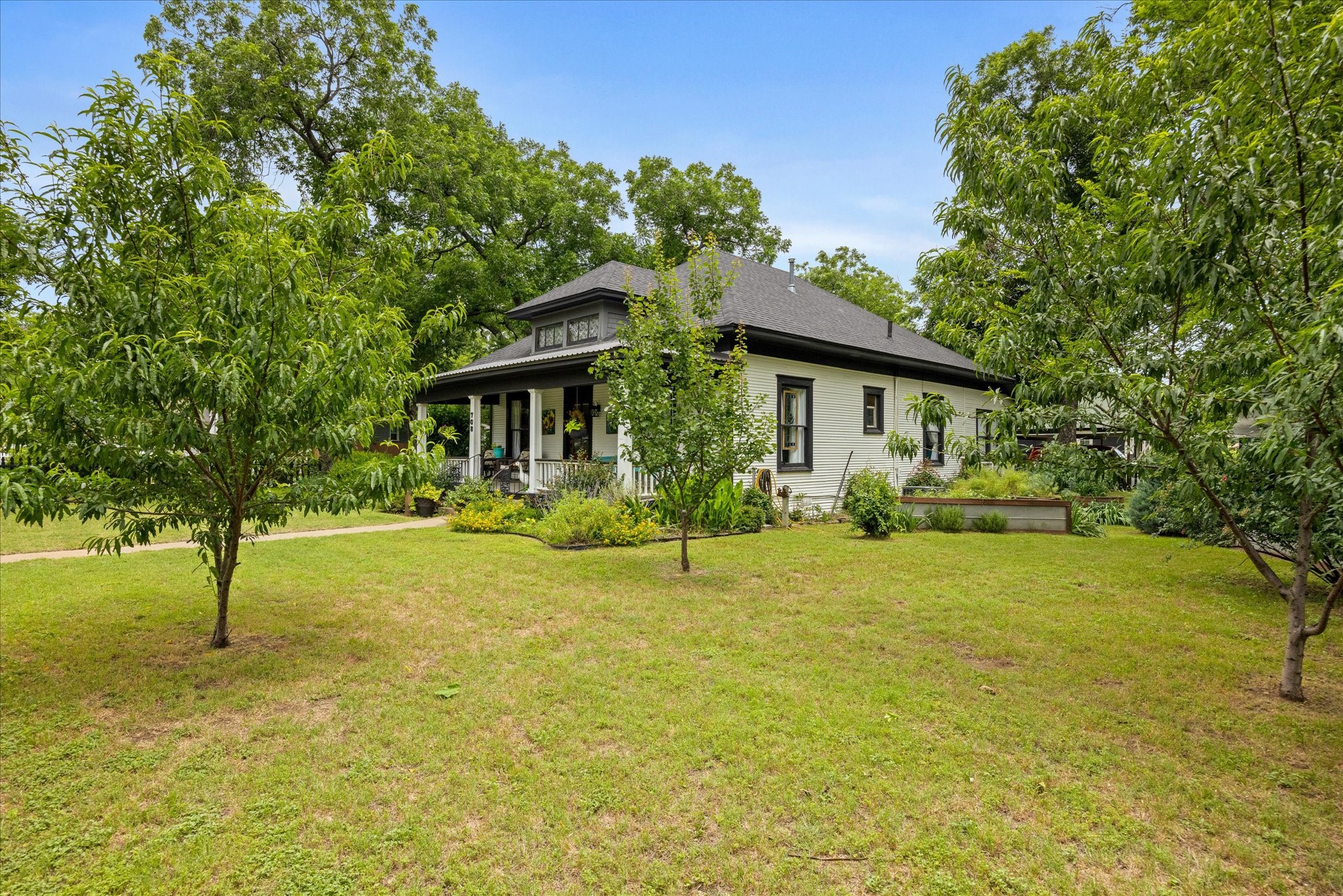 708 N Anglin Street Cleburne TX 76031