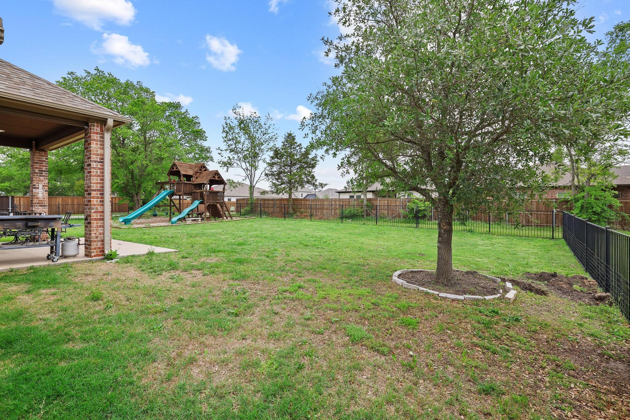 603 E Saunders Street Trenton TX 75490