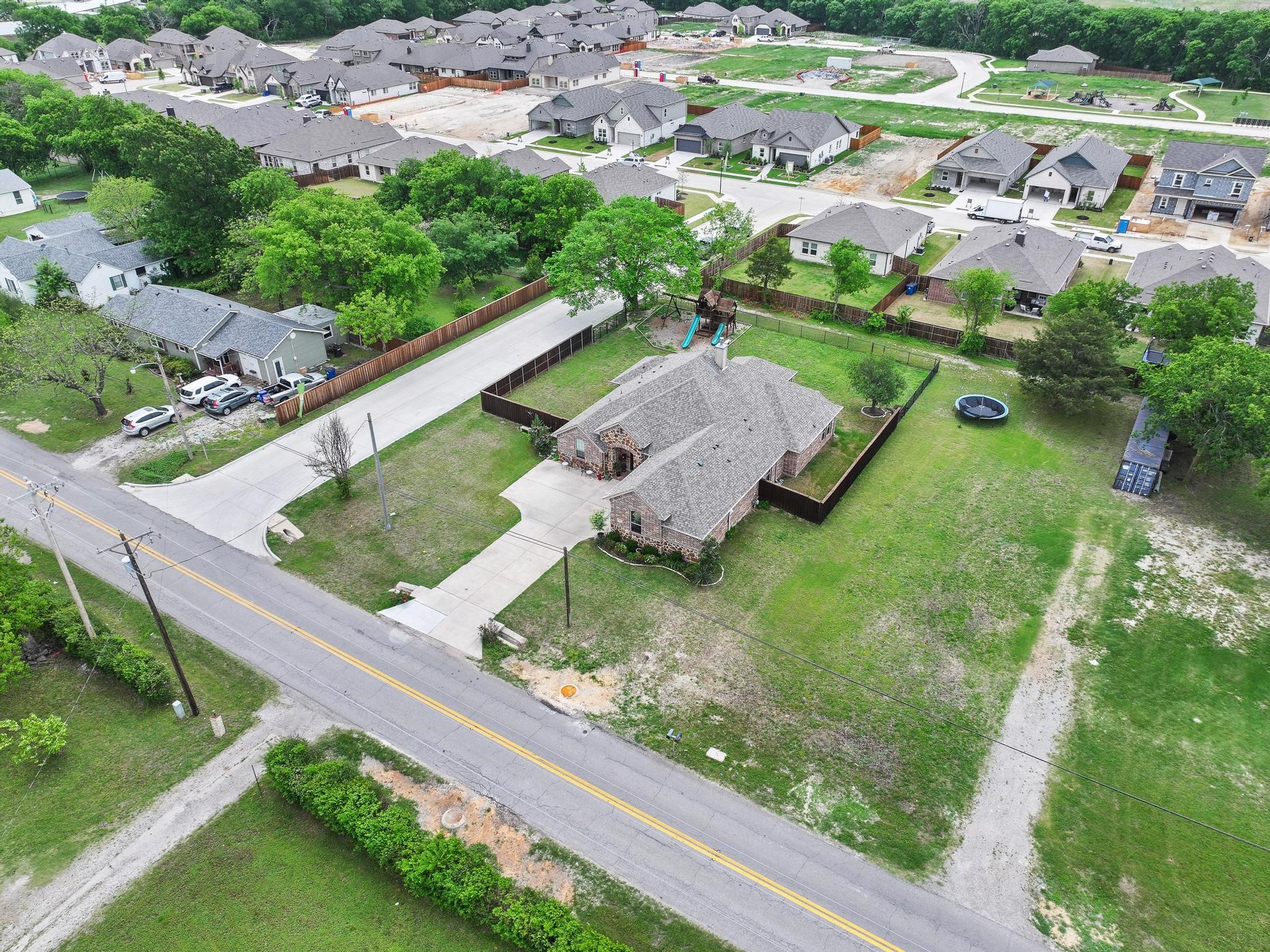 603 E Saunders Street Trenton TX 75490