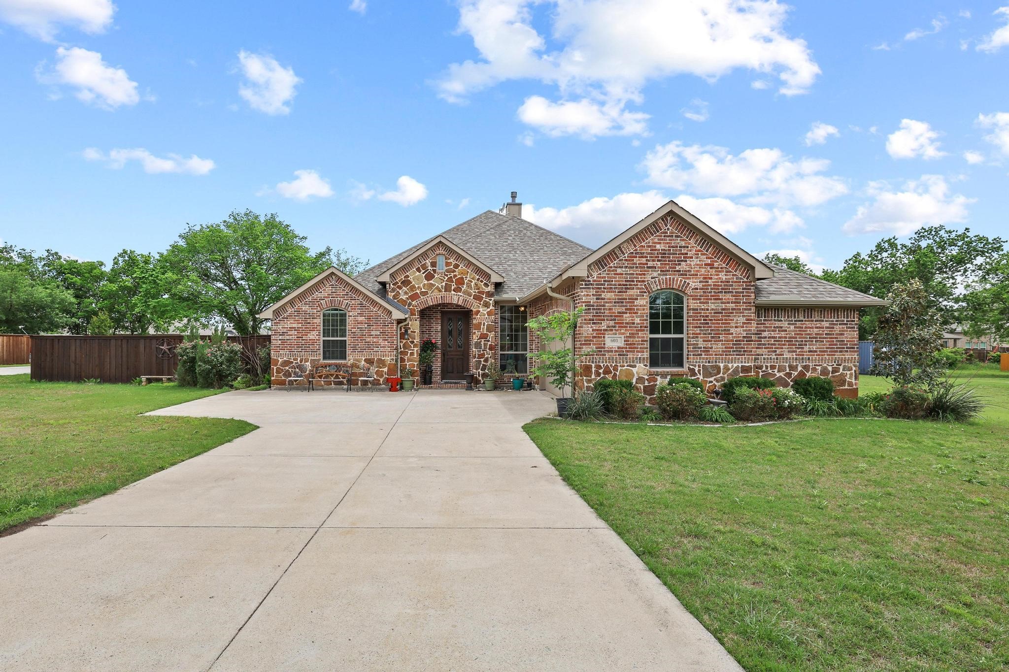 603 E Saunders Street Trenton TX 75490