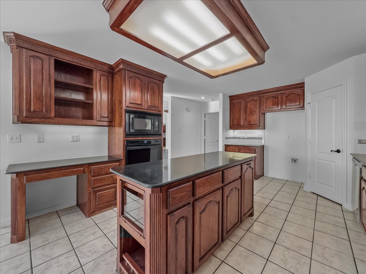 112 Santa Fe Trail Waxahachie TX 75165
