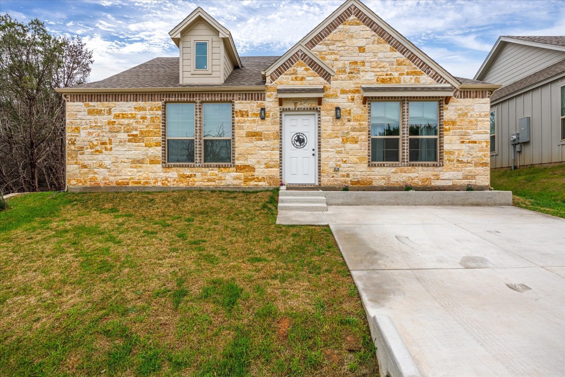 2211 Cactus Alley Granbury TX 76048