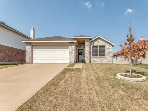 2136 W Grove Lane Grand Prairie TX 75052