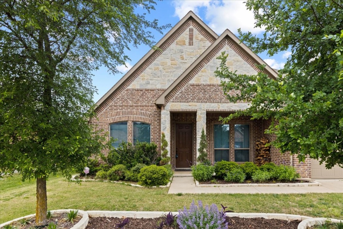 1678 St Croix Street Burleson TX 76028
