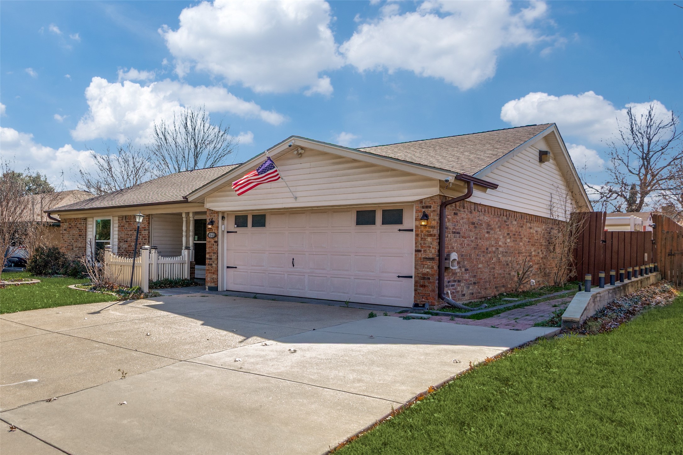 721 NW Ann Lois Lane Burleson TX 76028