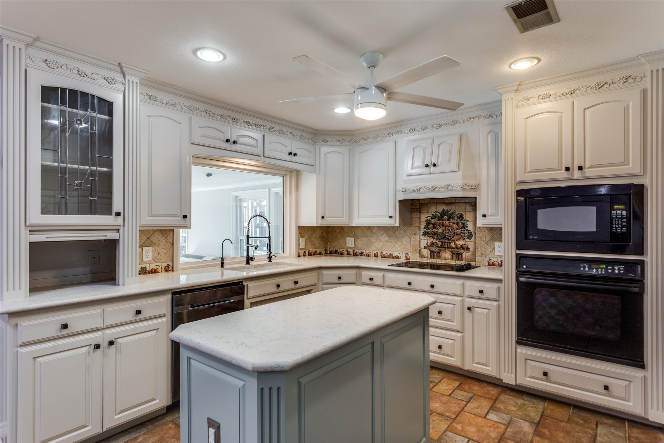 721 NW Ann Lois Lane Burleson TX 76028