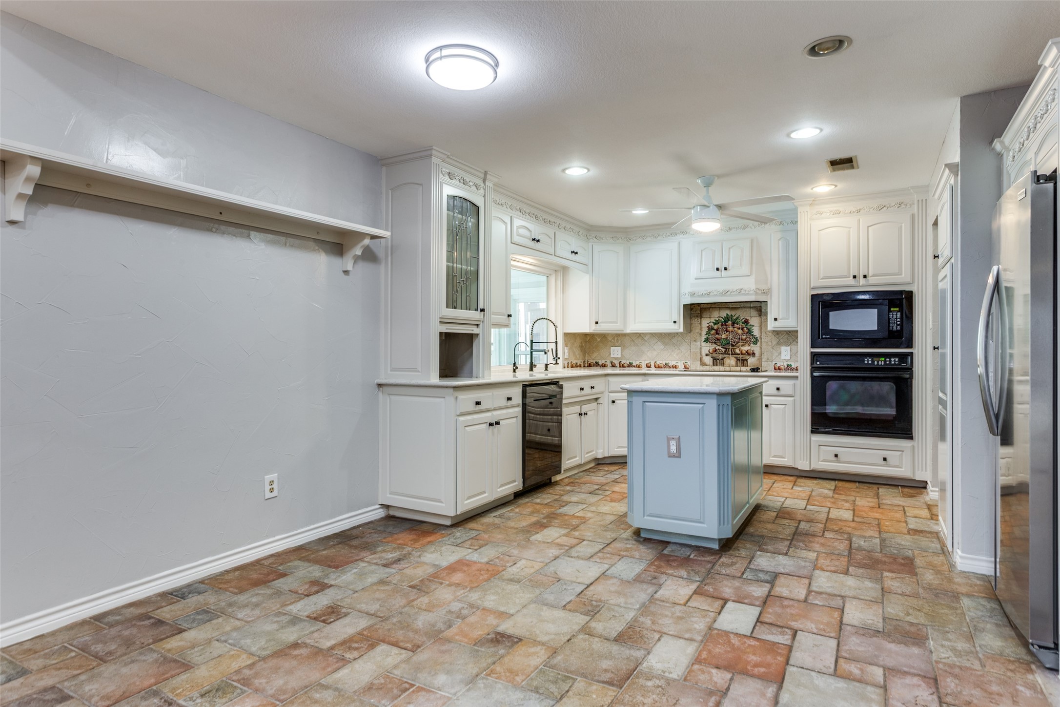 721 NW Ann Lois Lane Burleson TX 76028