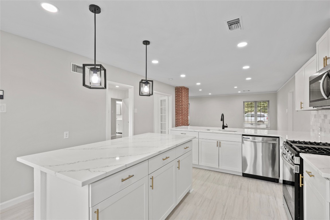 1312 Cedar Oaks Boulevard Dallas TX 75216