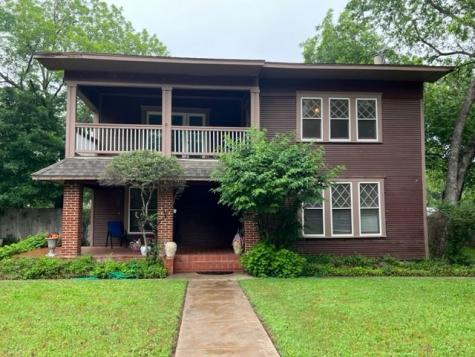 422 S Dooley Street Grapevine TX 76051