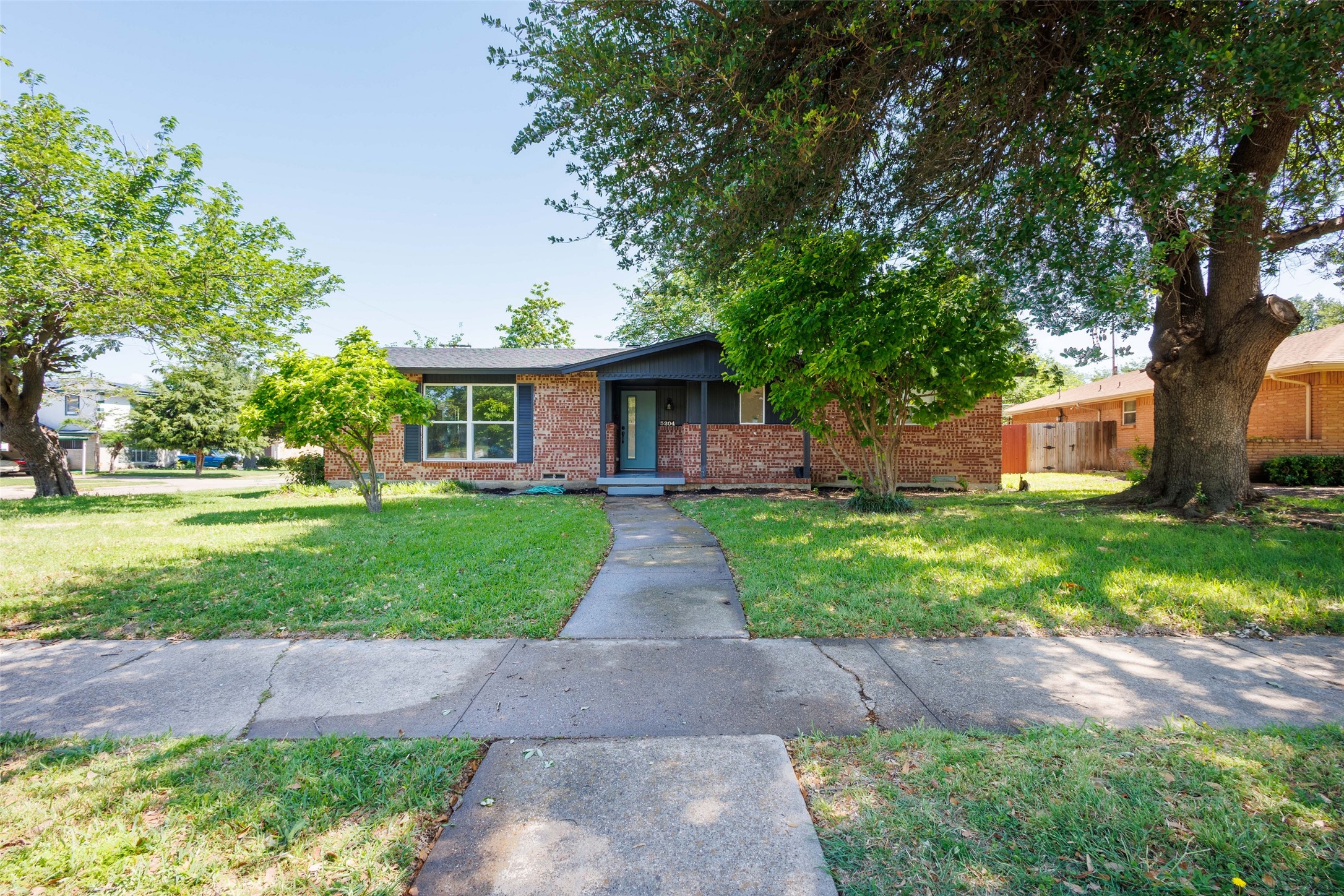 5204 Darlene Street Dallas TX 75232