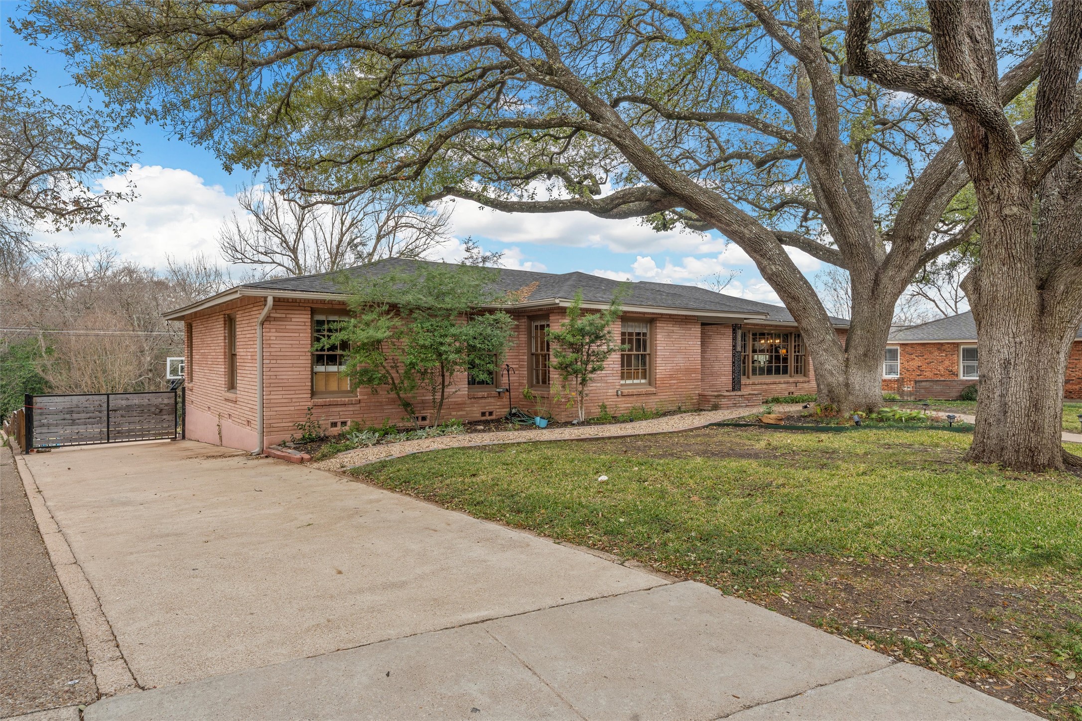2516 Old Oaks Drive Waco TX 76710