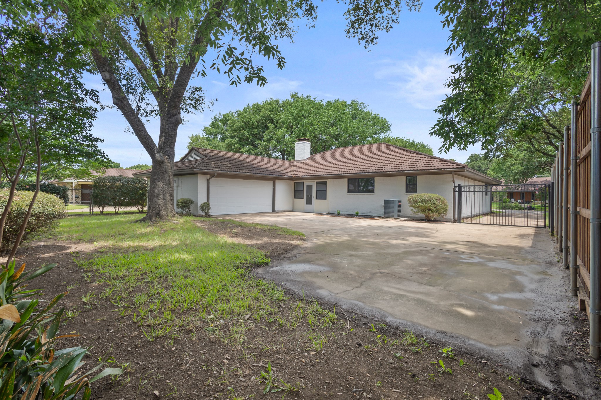 442 Hanover Lane Irving TX 75062