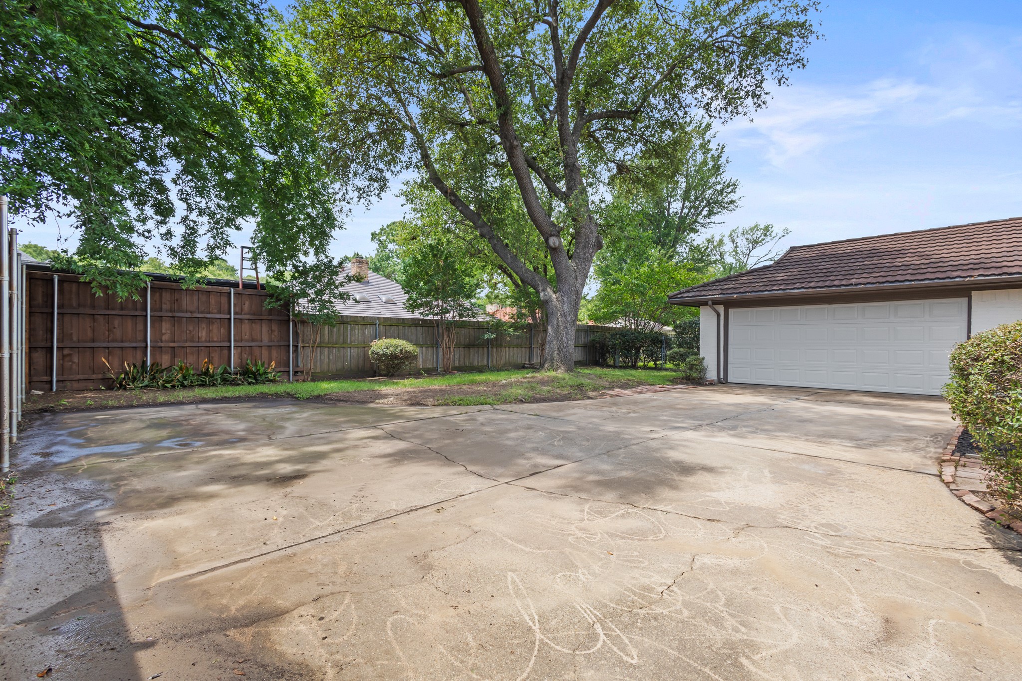 442 Hanover Lane Irving TX 75062