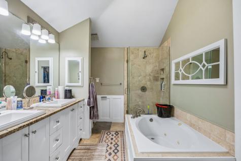 9404 Penny Lane Irving TX 75063