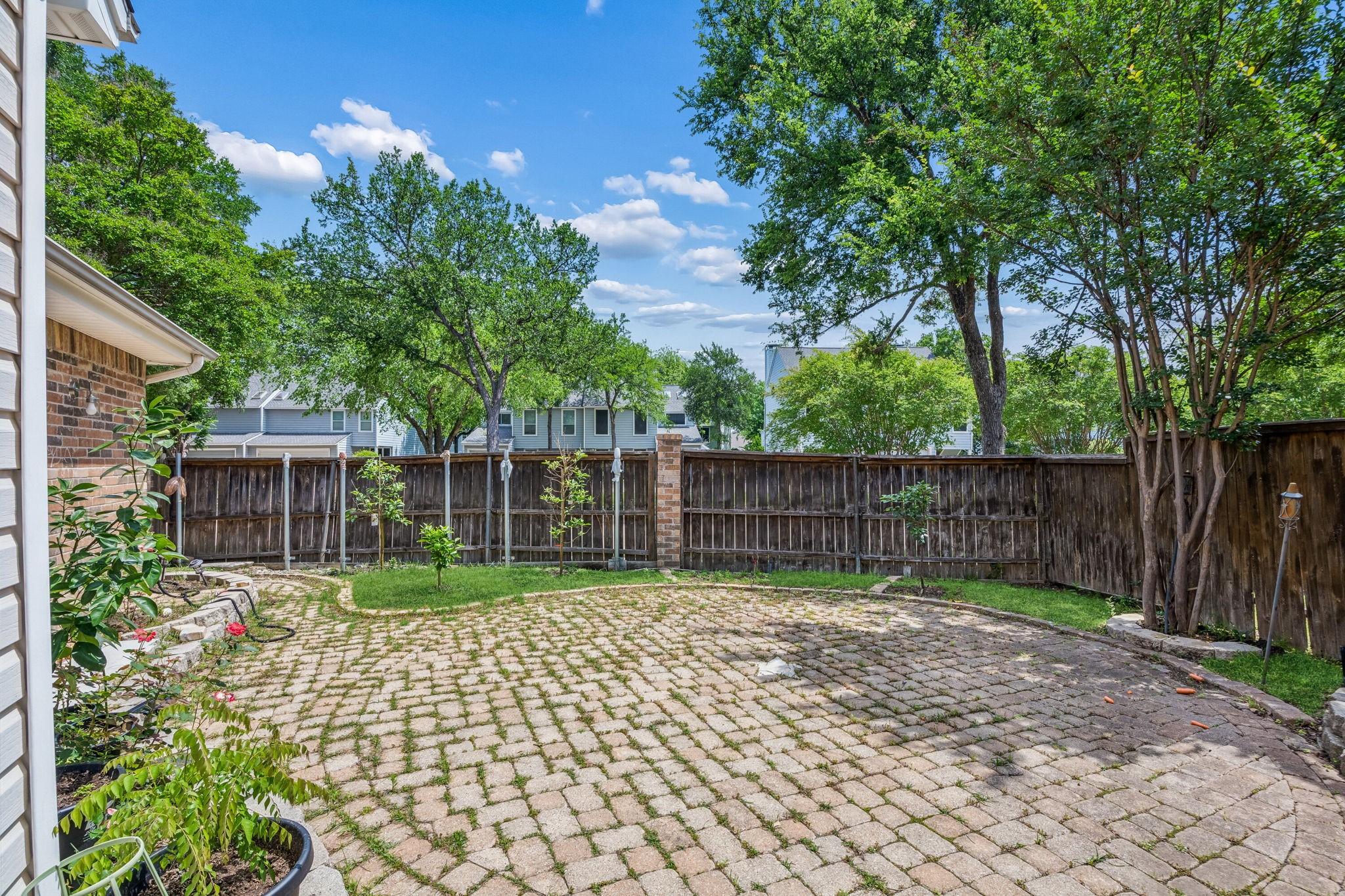 9404 Penny Lane Irving TX 75063