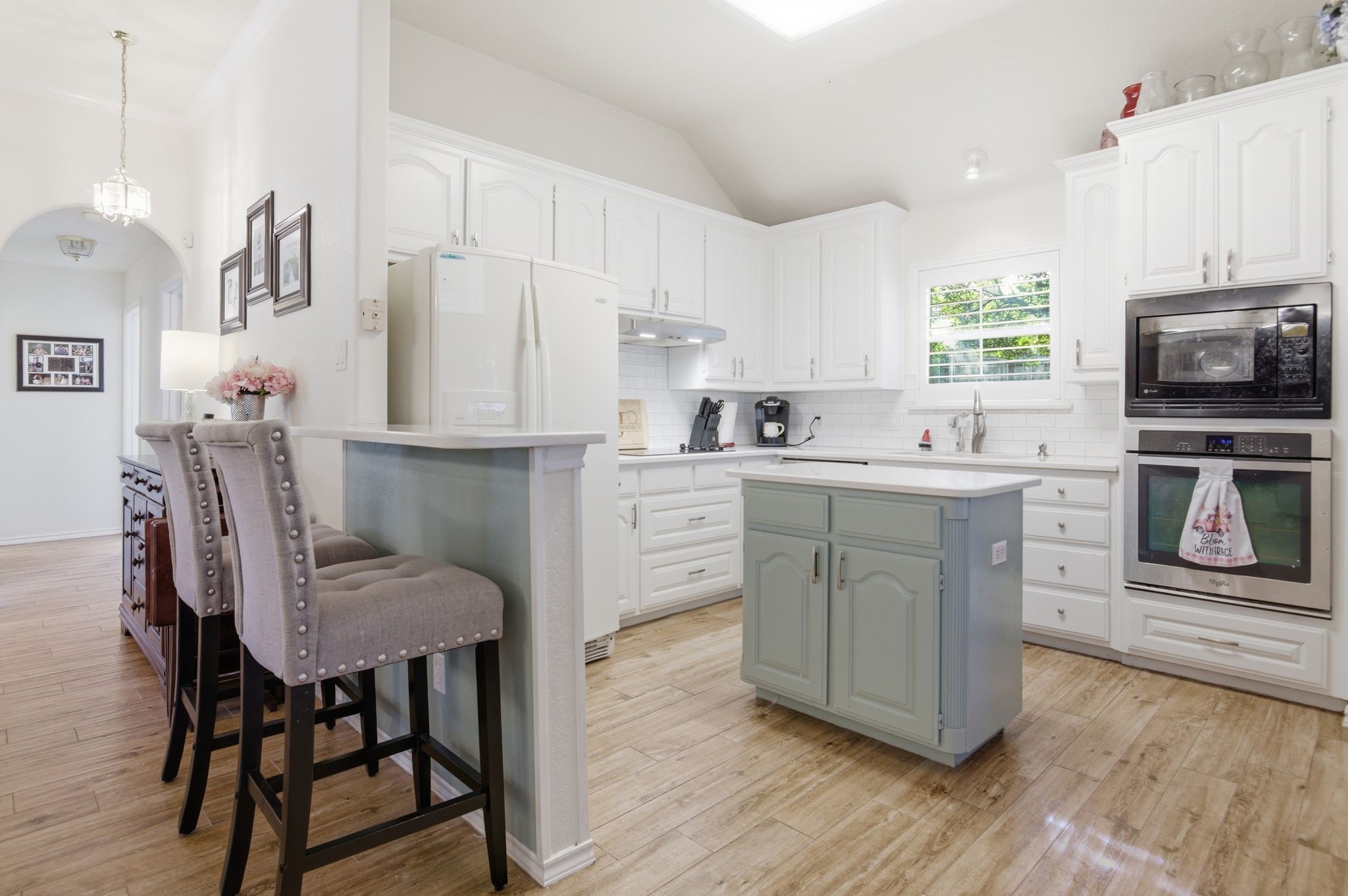 729 Bent Tree Court Hurst TX 76054