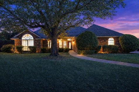 729 Bent Tree Court Hurst TX 76054
