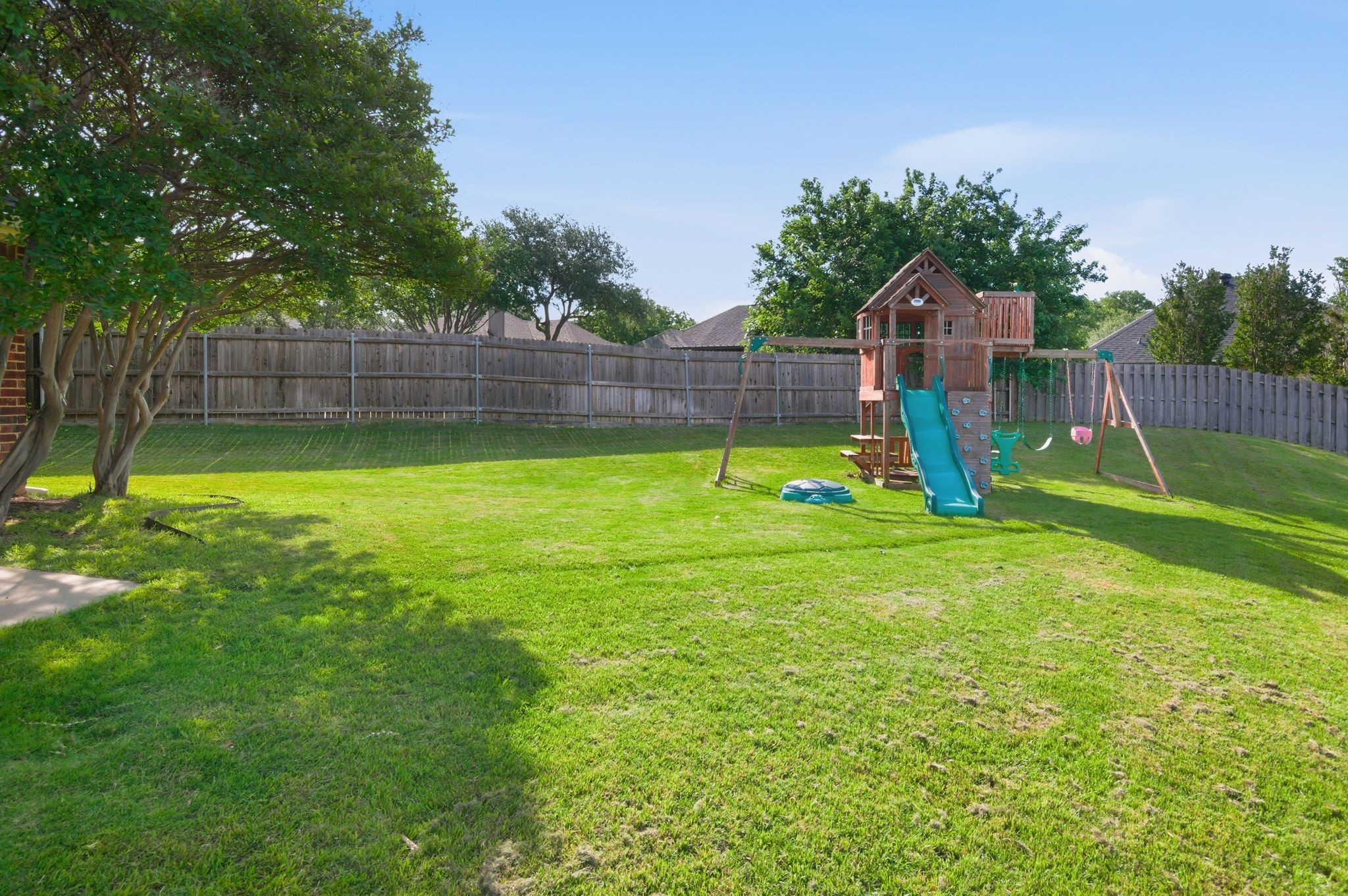 729 Bent Tree Court Hurst TX 76054
