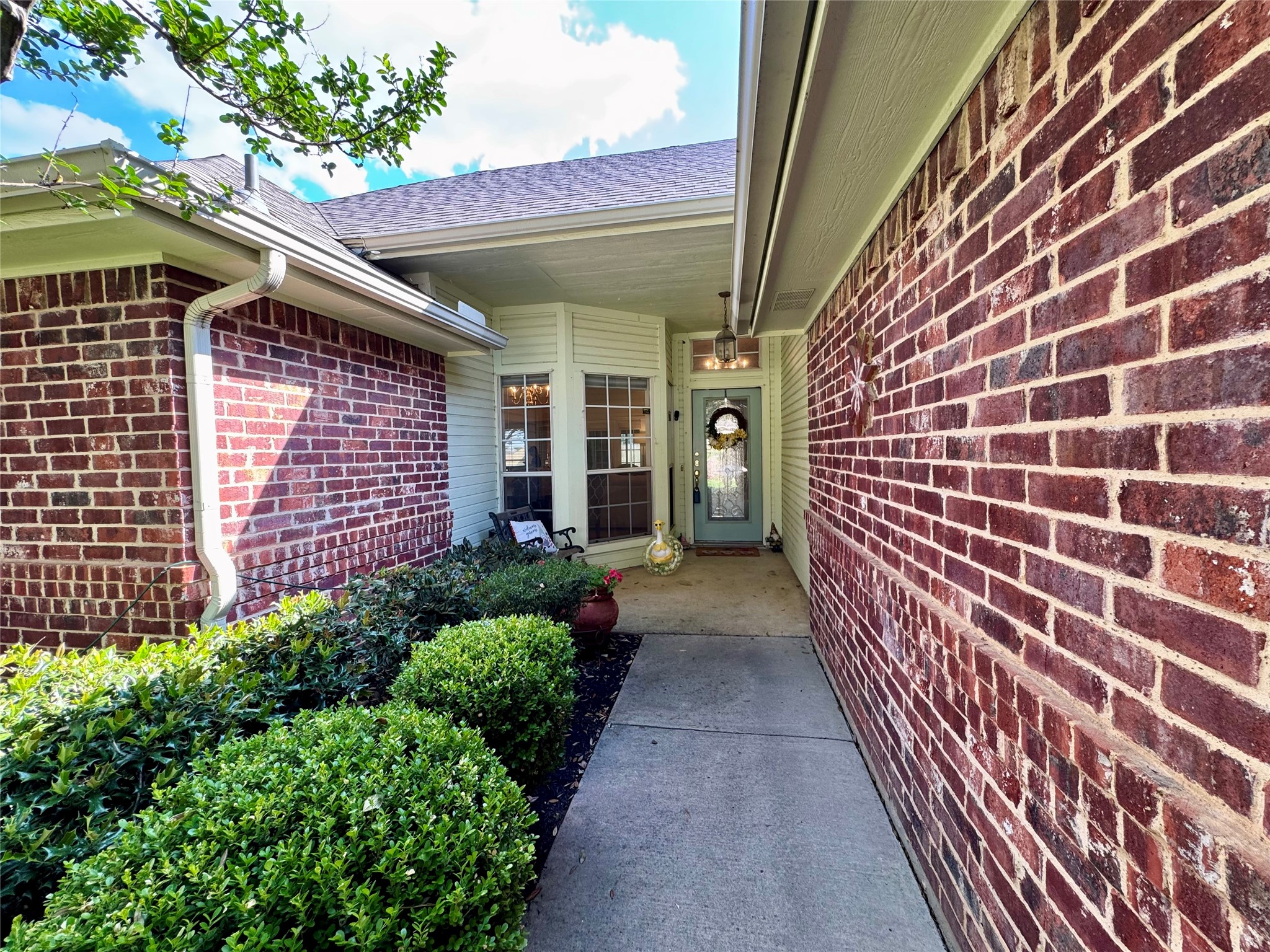 729 Bent Tree Court Hurst TX 76054