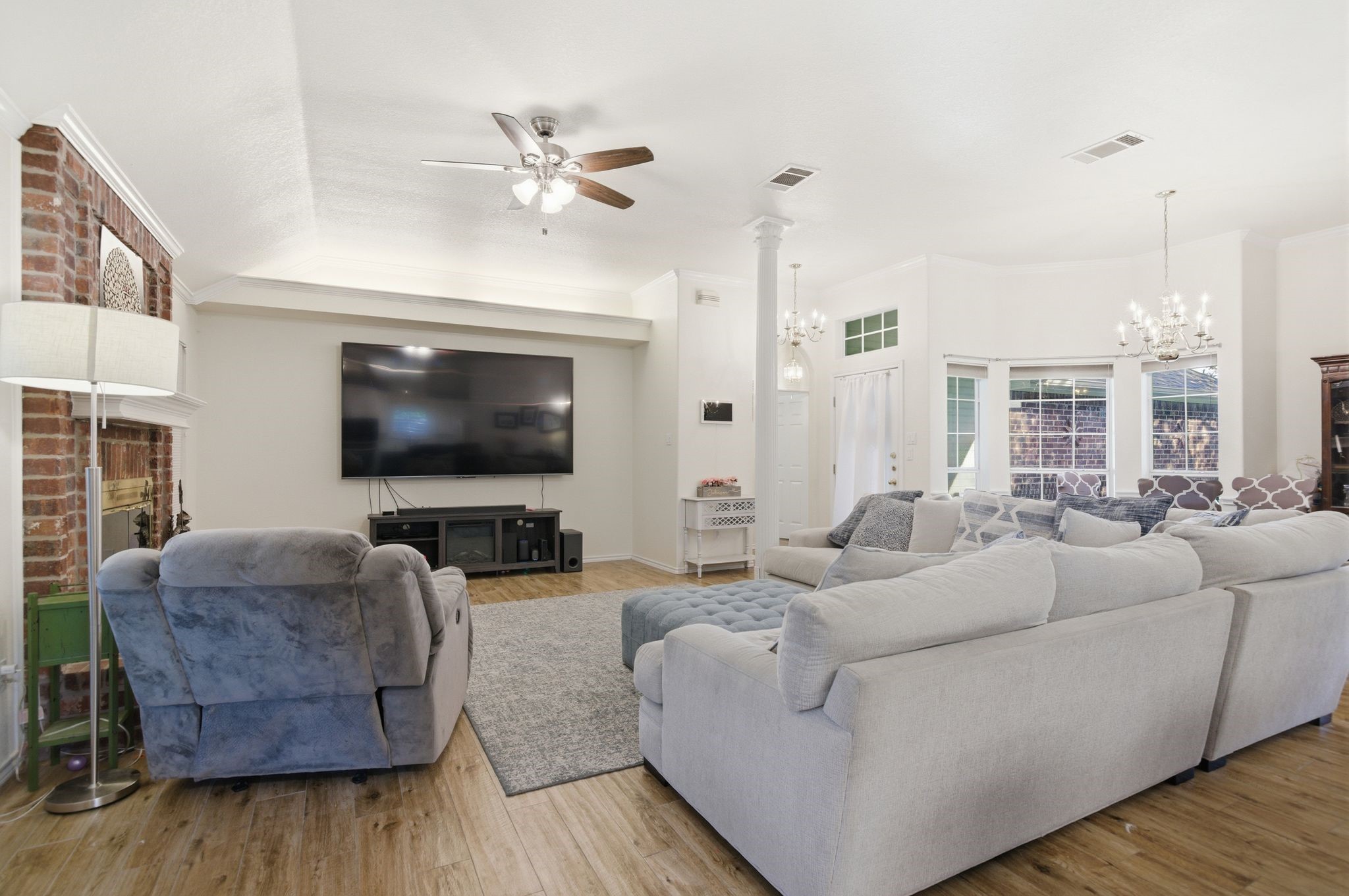 729 Bent Tree Court Hurst TX 76054