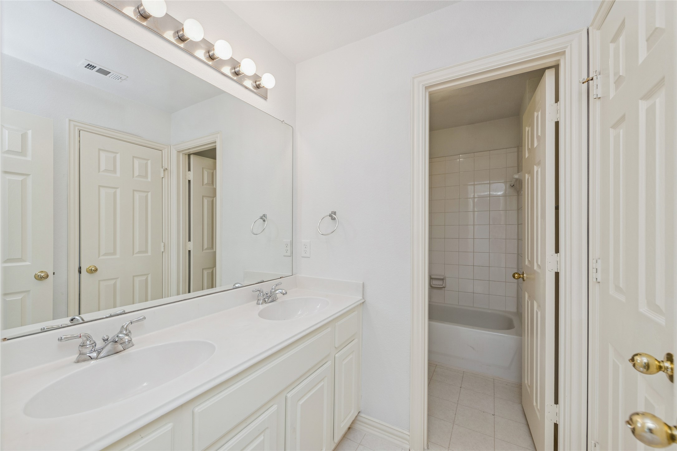 4921 Kingfisher Lane Mesquite TX 75181