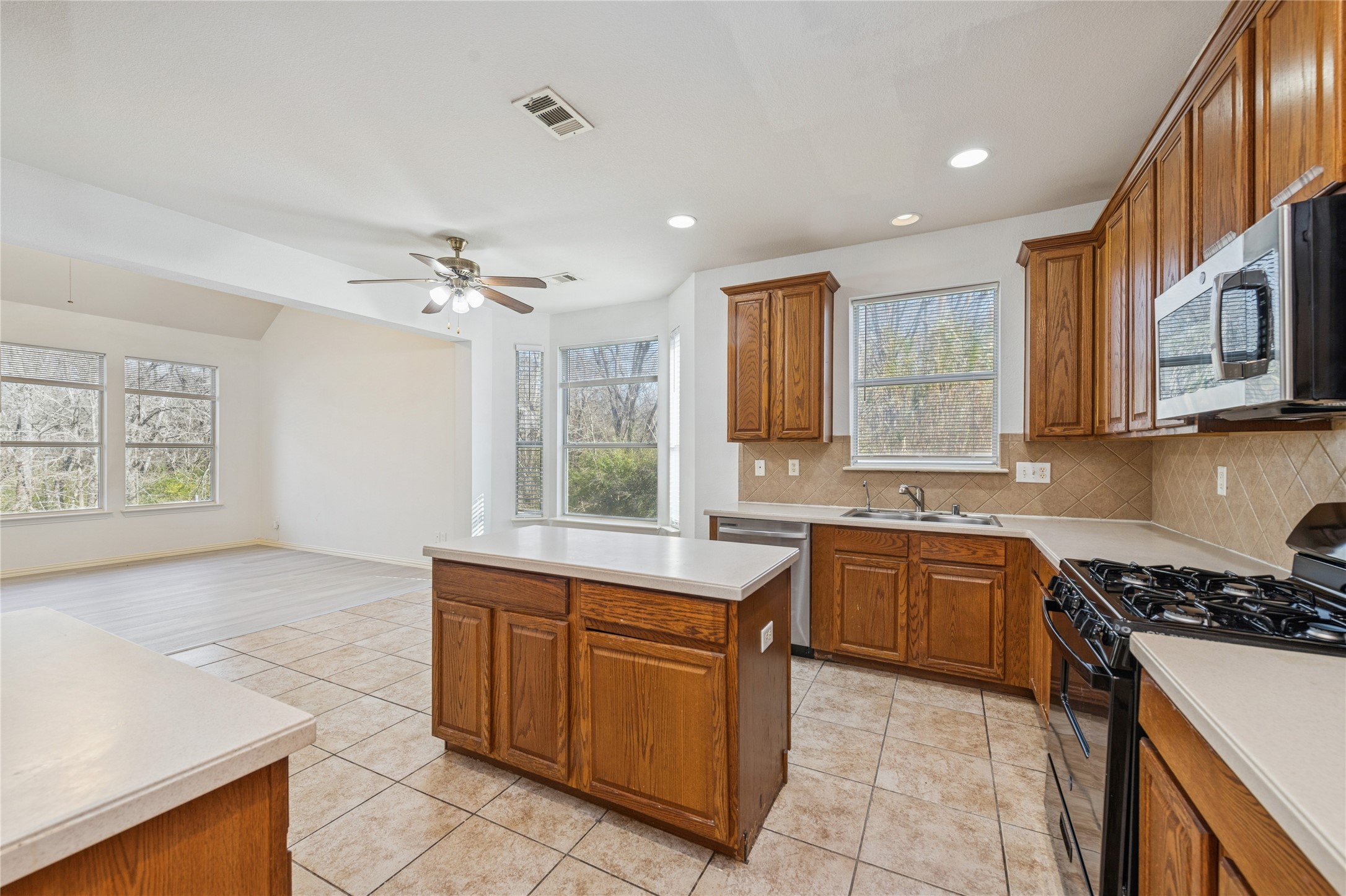 4921 Kingfisher Lane Mesquite TX 75181