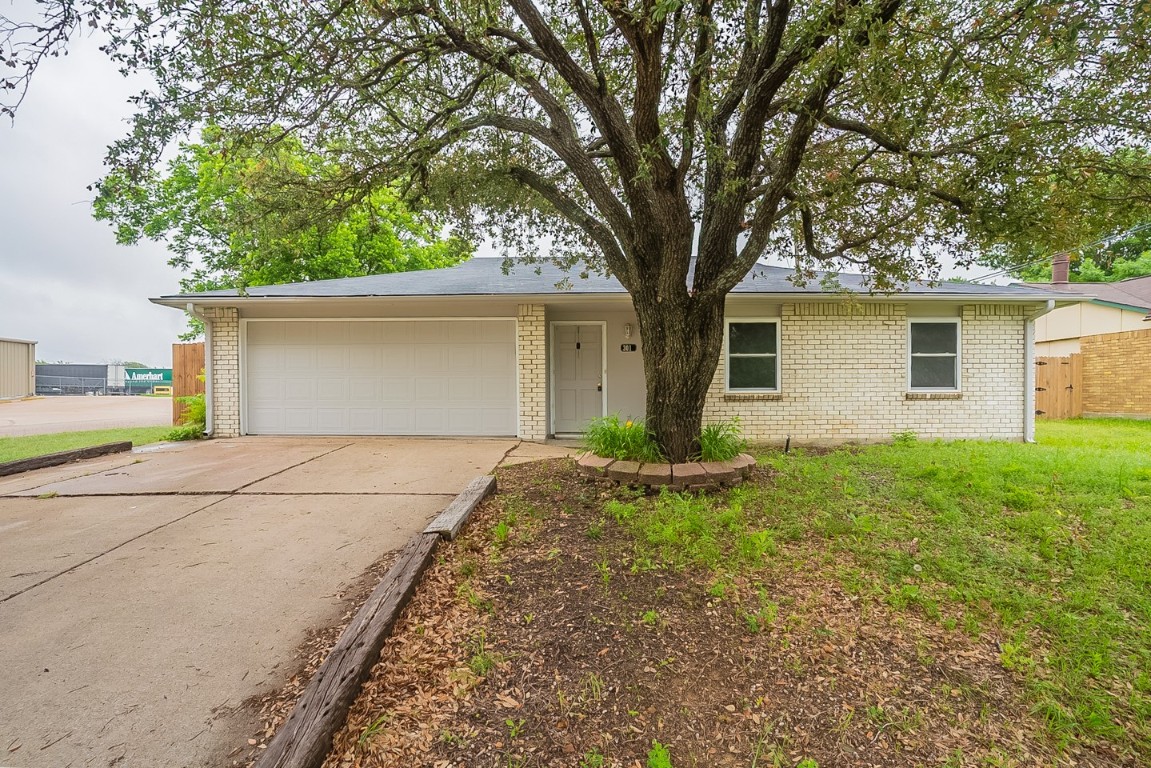 301 S Willow Street Mansfield TX 76063
