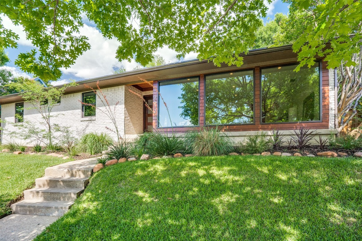 9612 Larchcrest Drive Dallas TX 75238