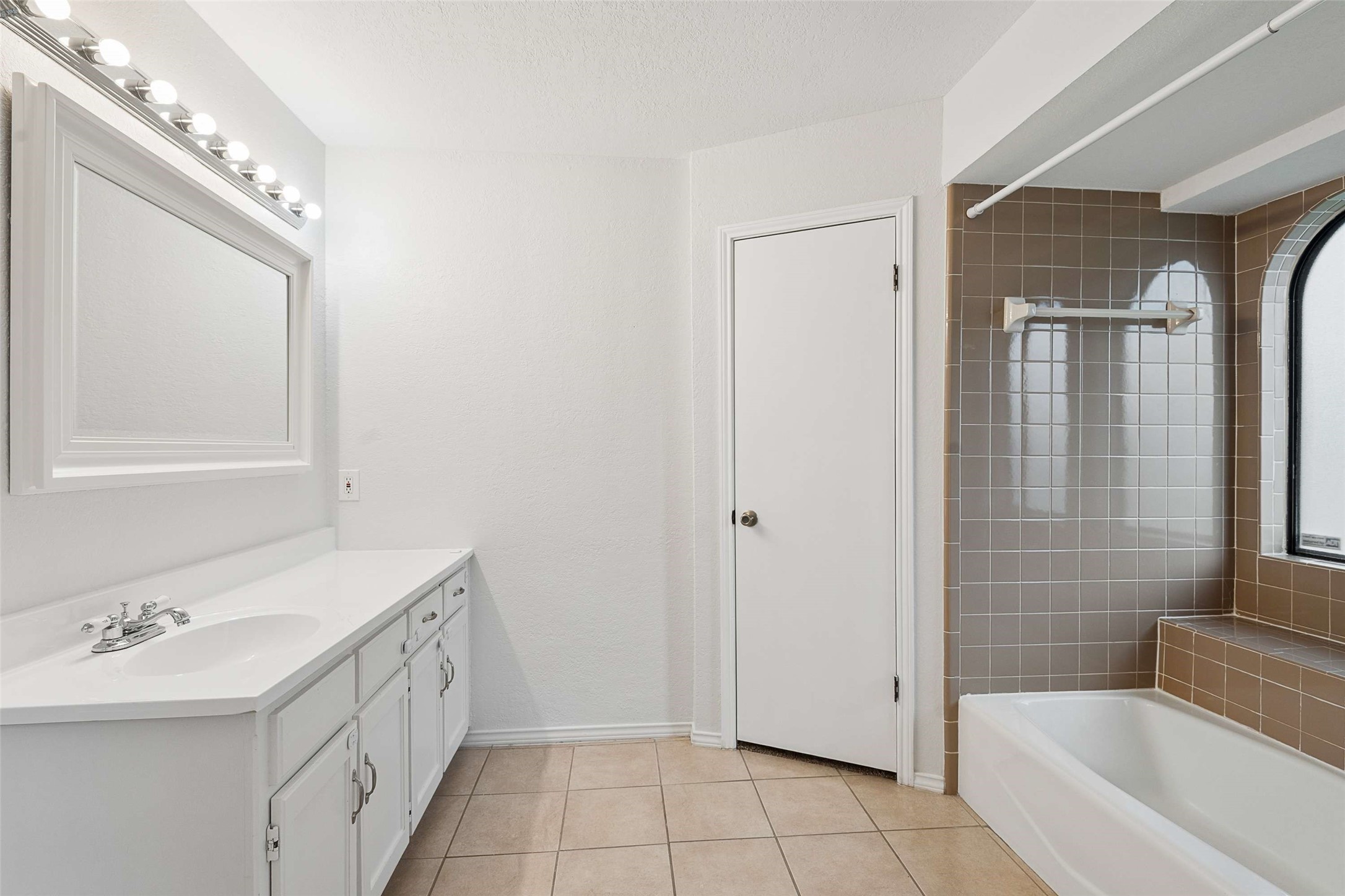 4100 Hemlock Street Fort Worth TX 76137