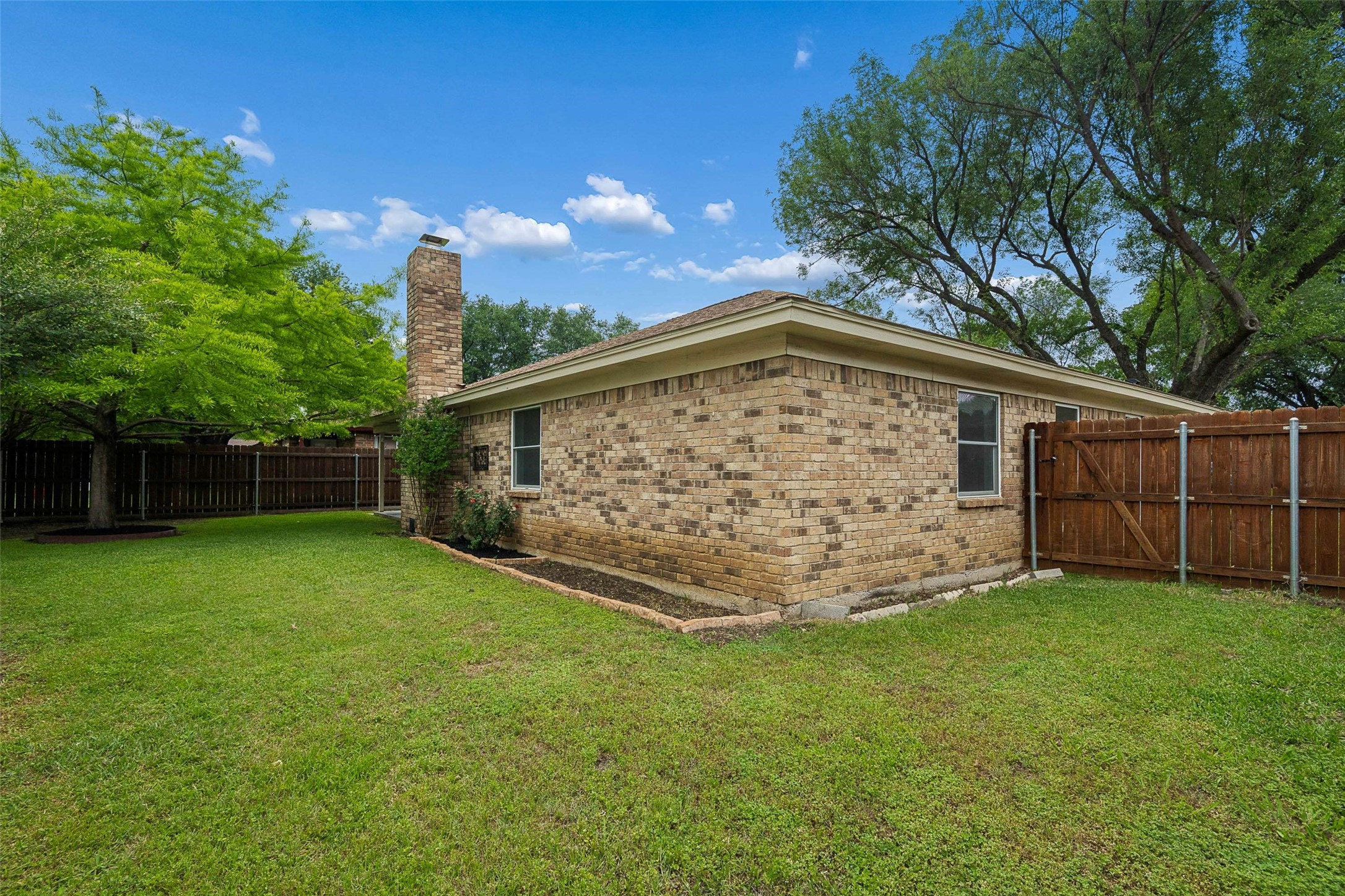 4100 Hemlock Street Fort Worth TX 76137