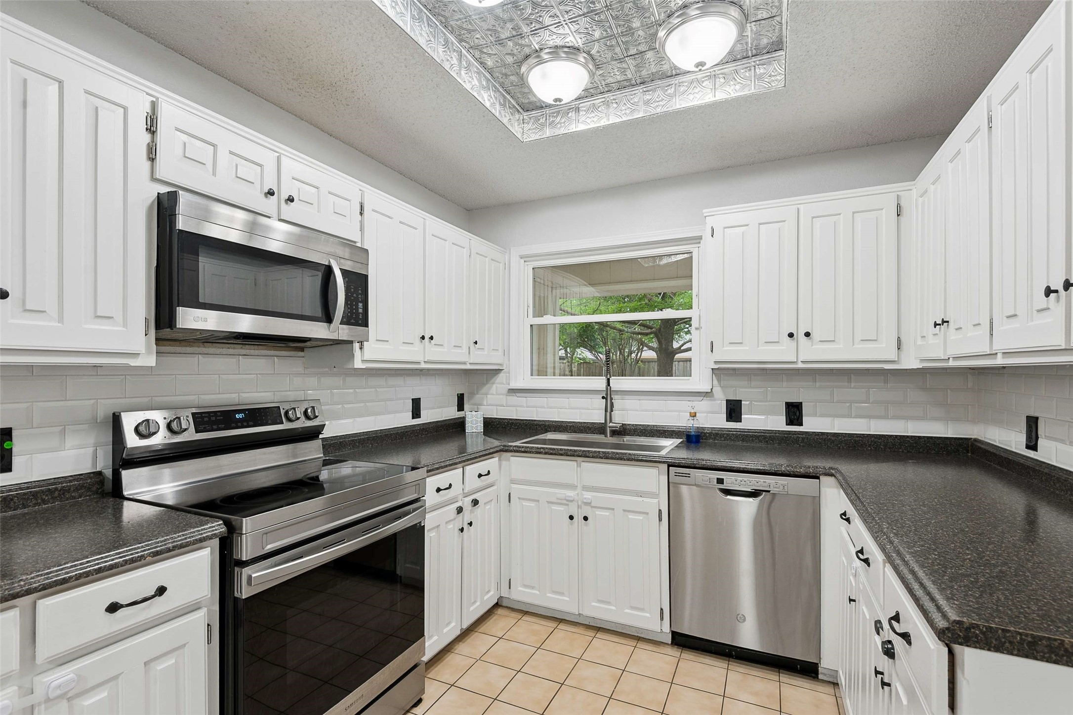 4100 Hemlock Street Fort Worth TX 76137