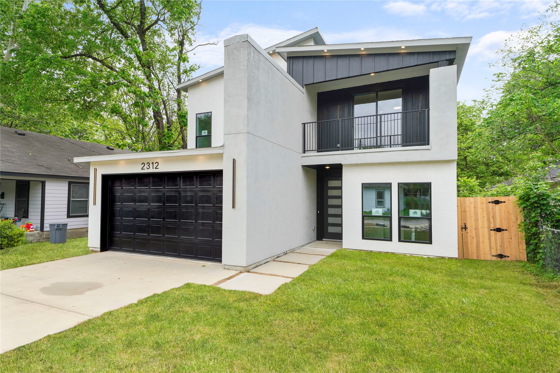 2312 Stoneman Street Dallas TX 75215
