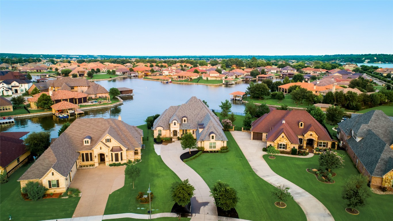 1016 Sunset Bay Court Granbury TX 76048