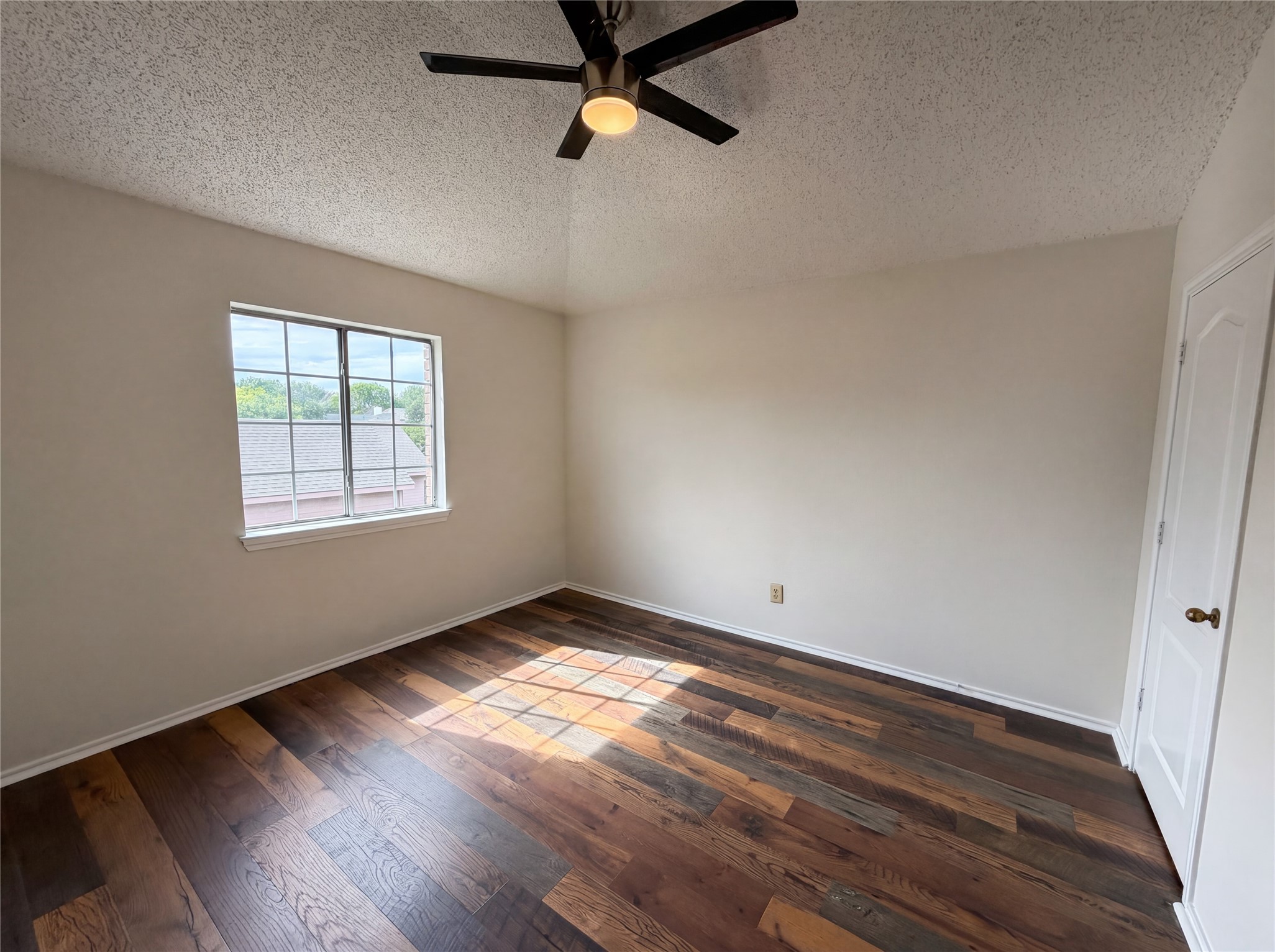 1213 Cardigan Street Garland TX 75040