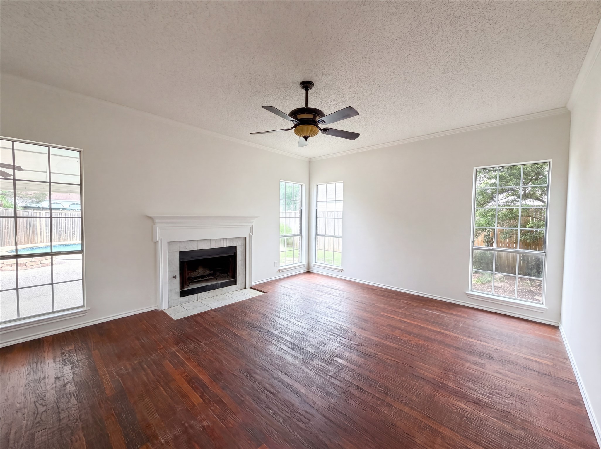 1213 Cardigan Street Garland TX 75040