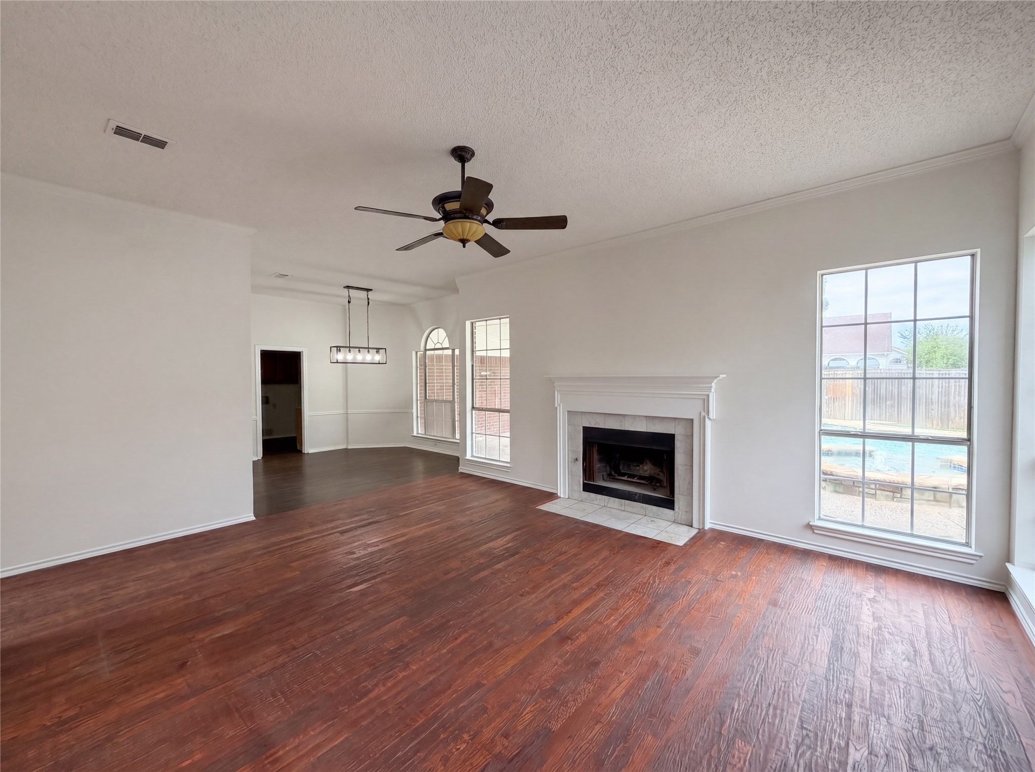 1213 Cardigan Street Garland TX 75040