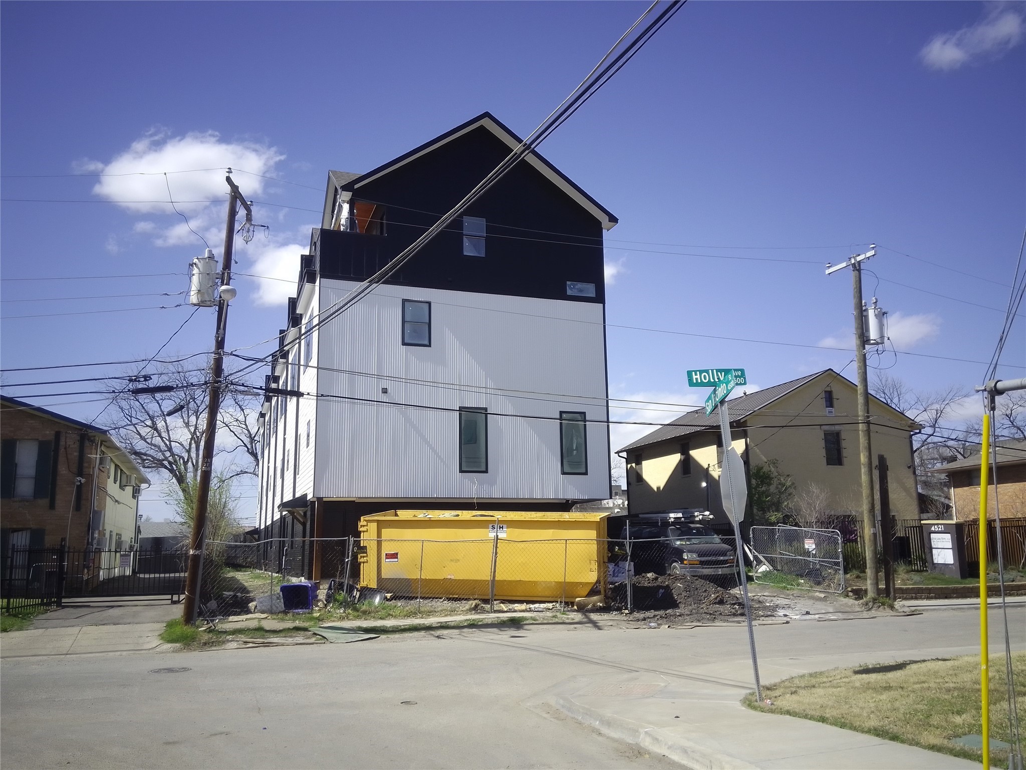 1515 Holly Avenue Dallas TX 75204