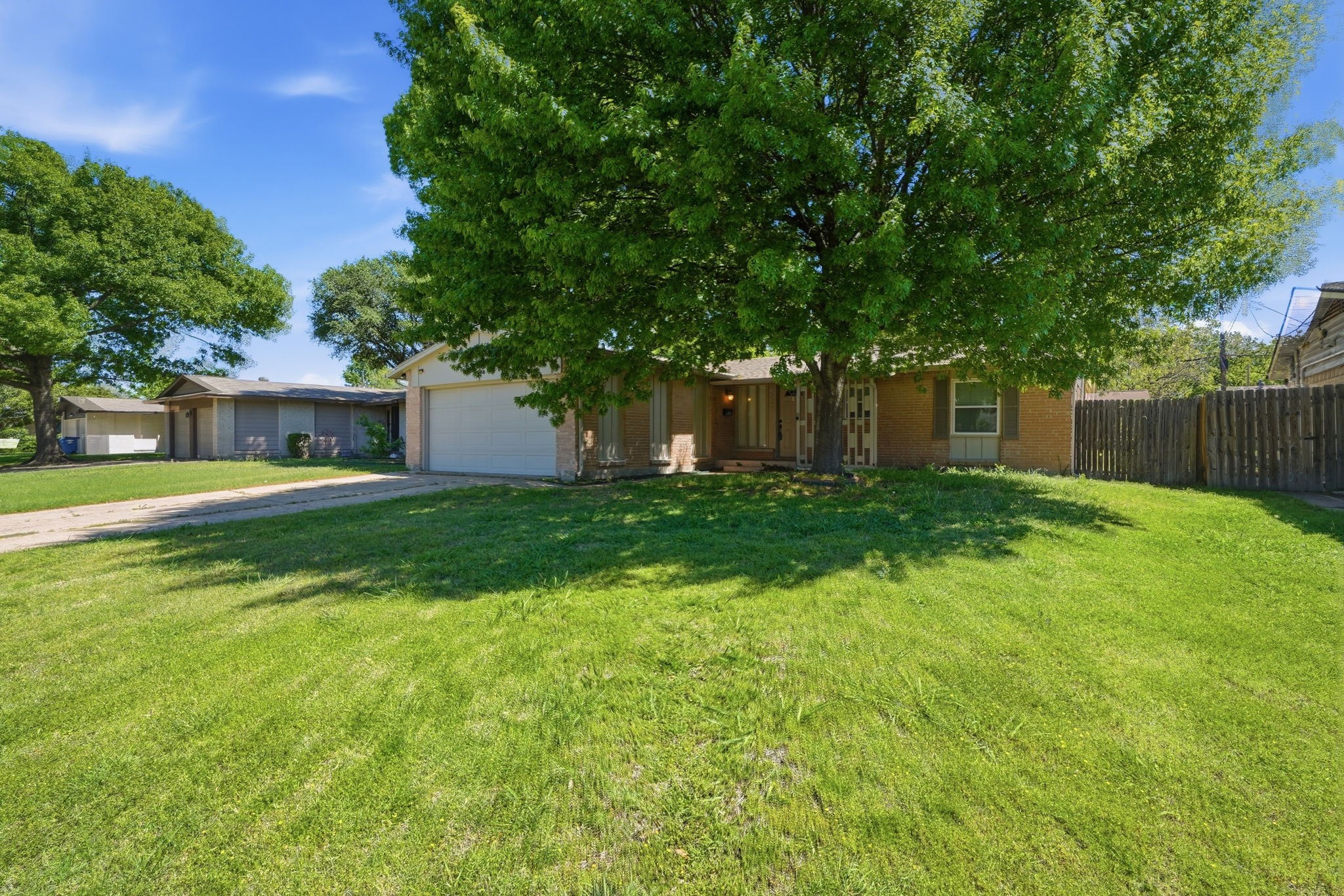 8660 Kingspoint Drive Dallas TX 75238