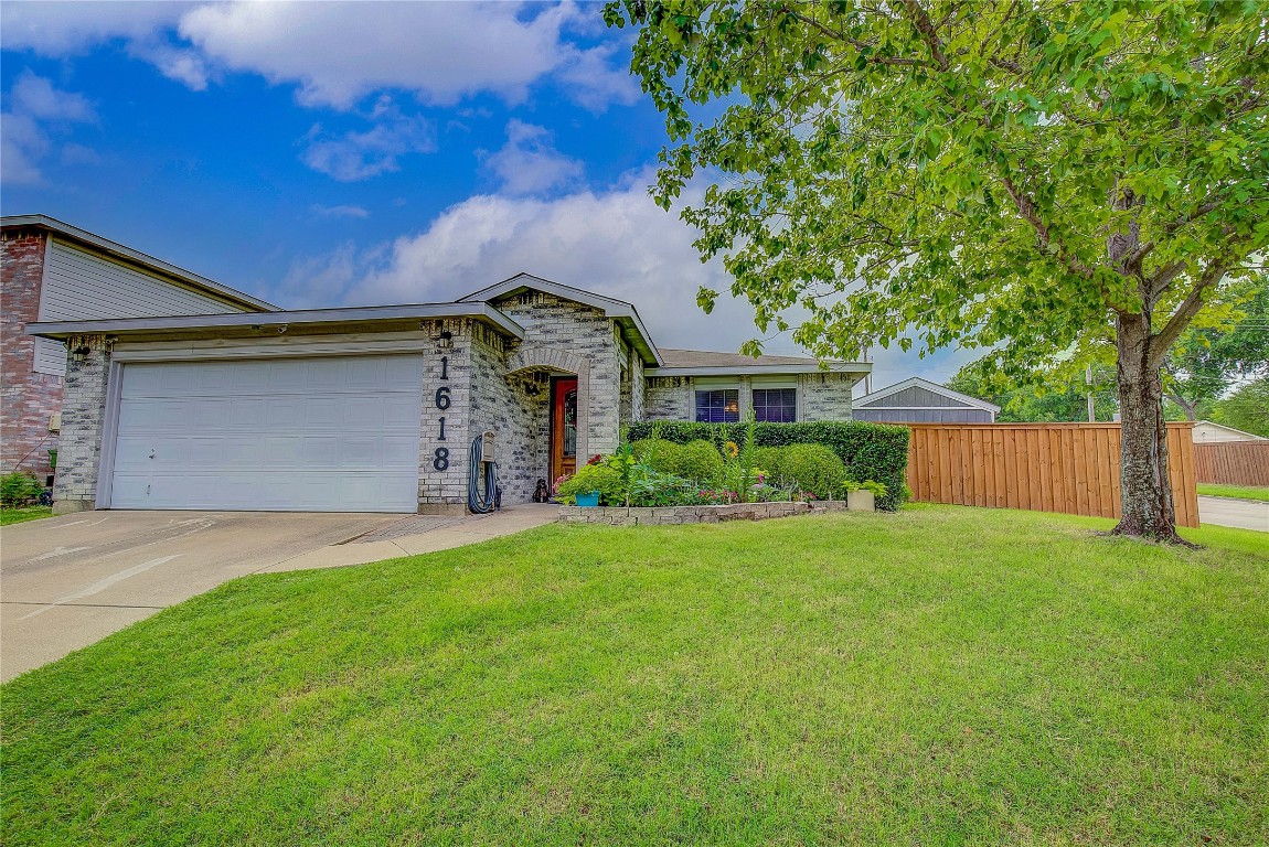 1618 Danbury Drive Garland TX 75040