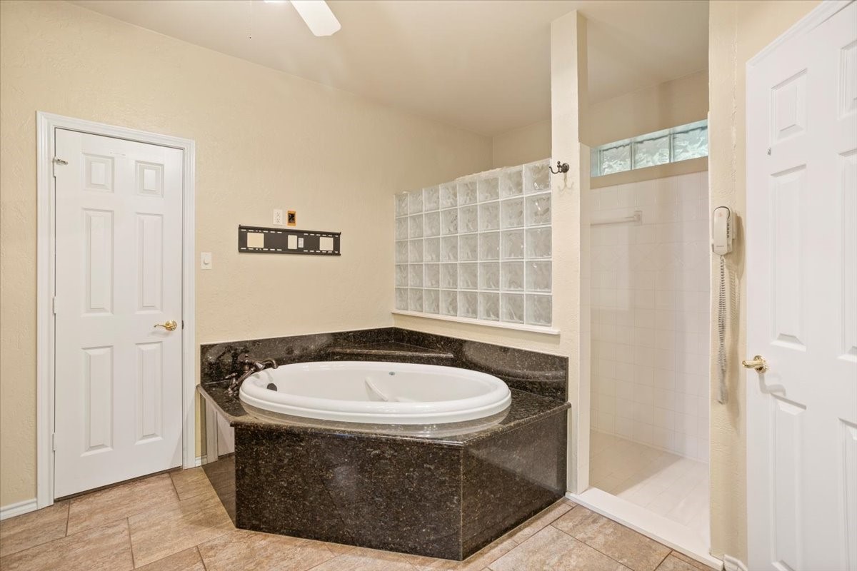 1642 Greenview Court Aledo TX 76008